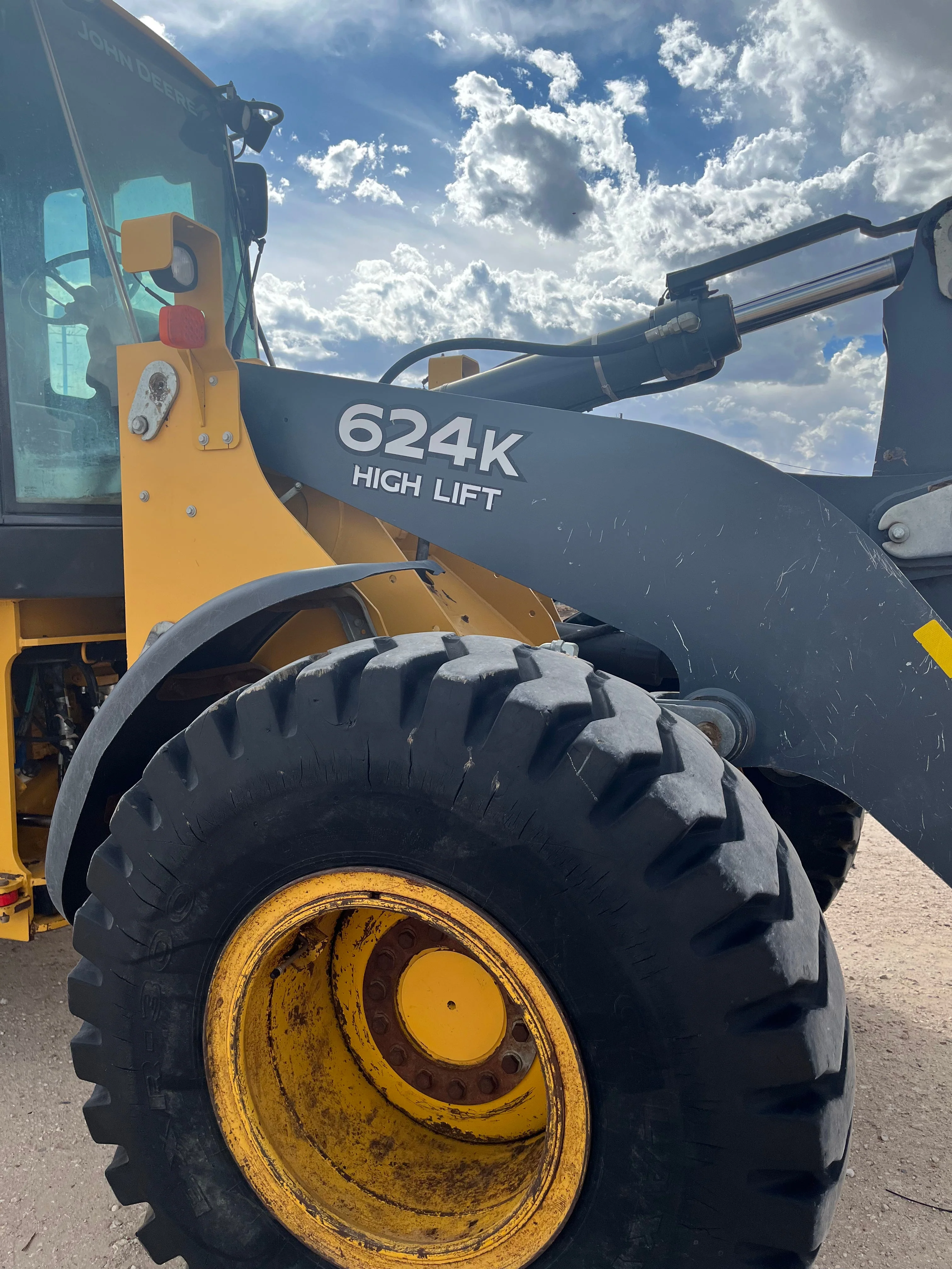 #DD2204 - 2014 John Deere 624K Highlift Loader - Image 3