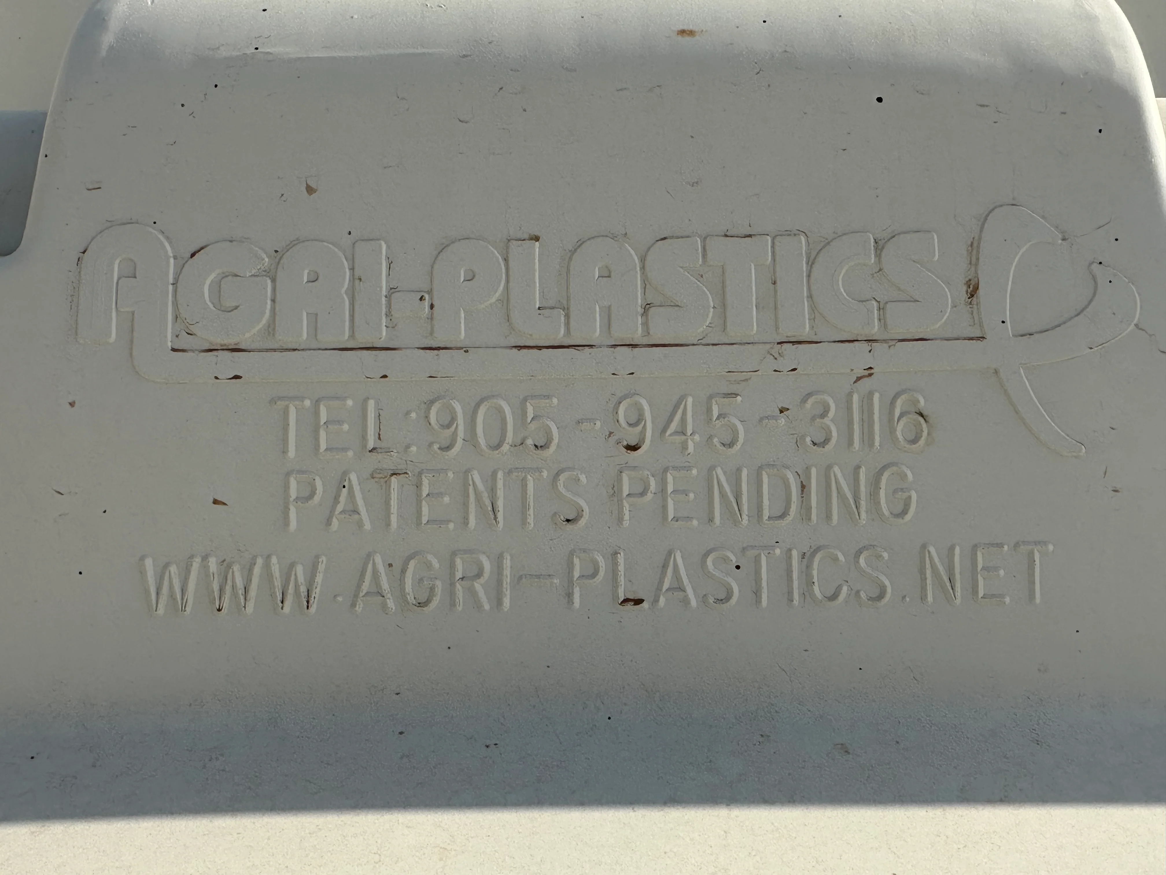 #DD2217 - Agriplastics Super Hutches - NM - Image 3
