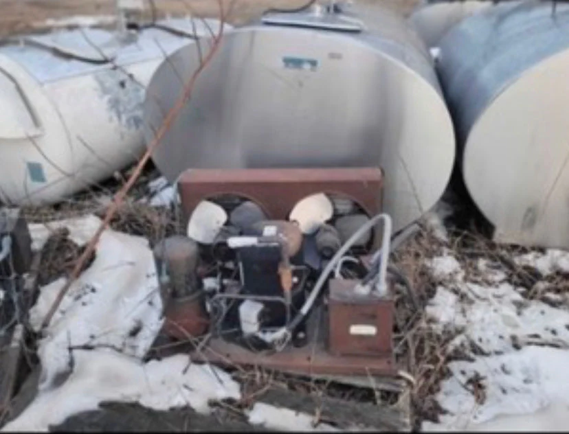 #DD2191 - Mueller 600 gl Bulk Tanks(3) - NE - Image 2