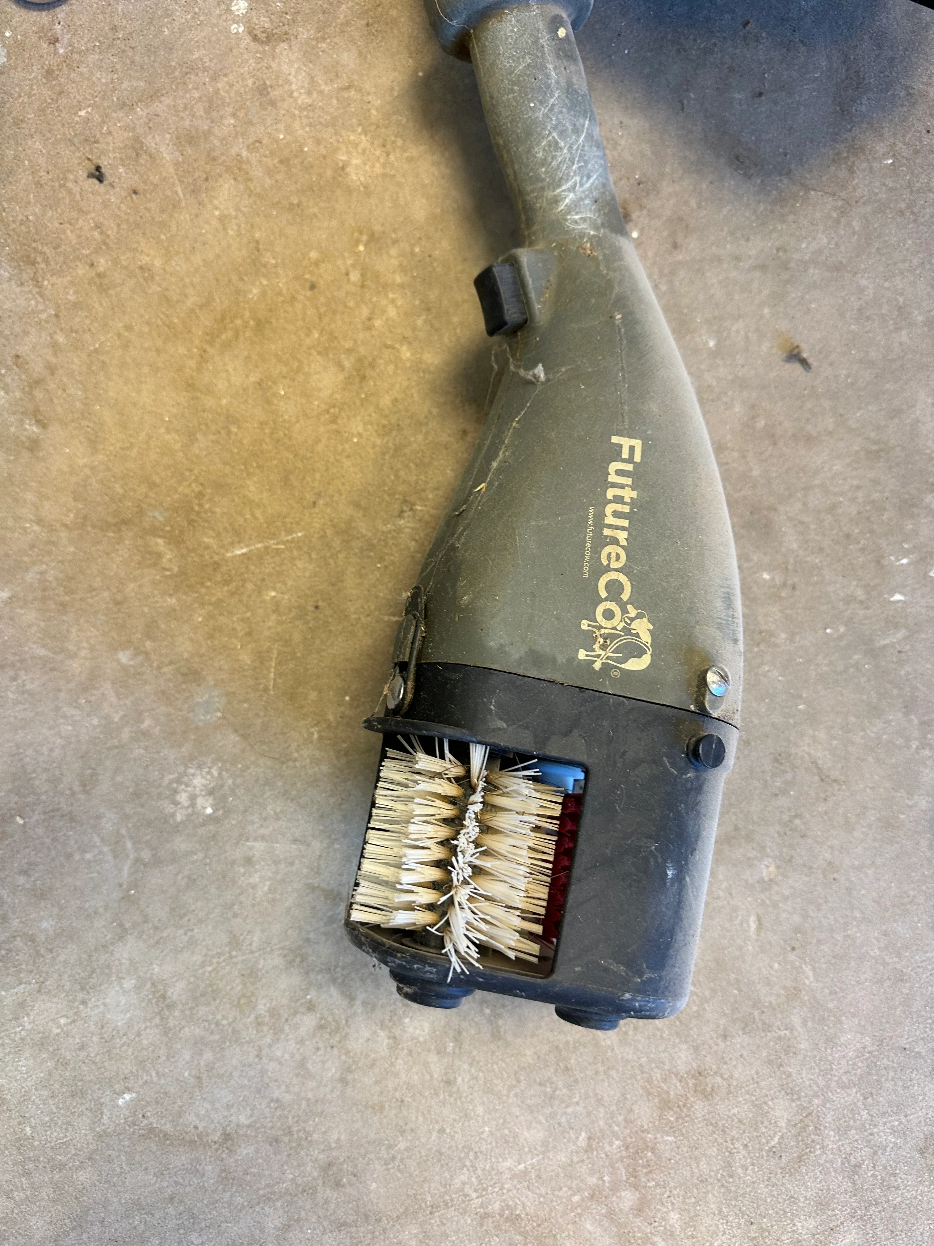 #DD2233 - FutureCow Teatscrubber Prep System - Image 2