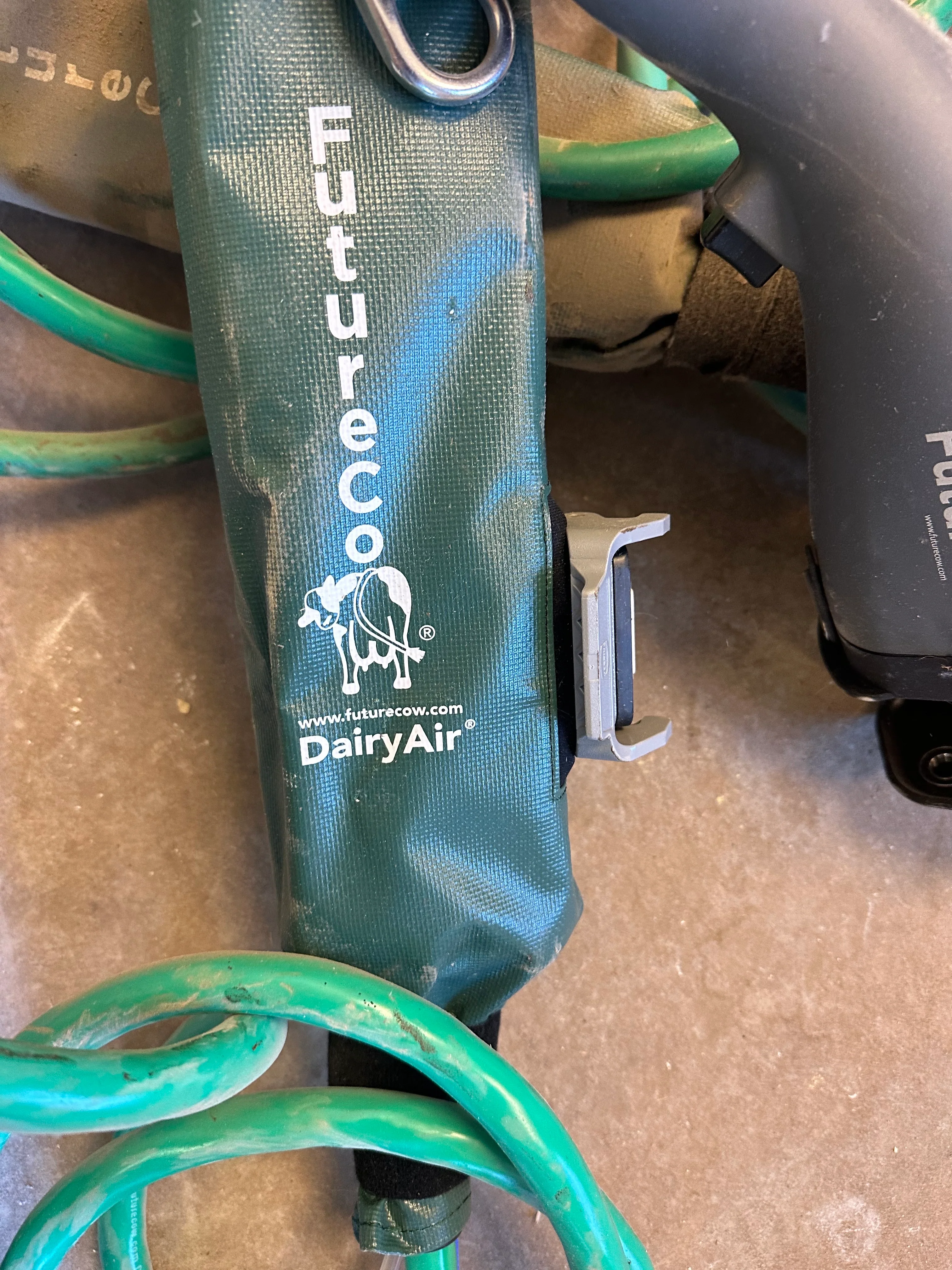 #DD2233 - FutureCow Teatscrubber Prep System - Image 3
